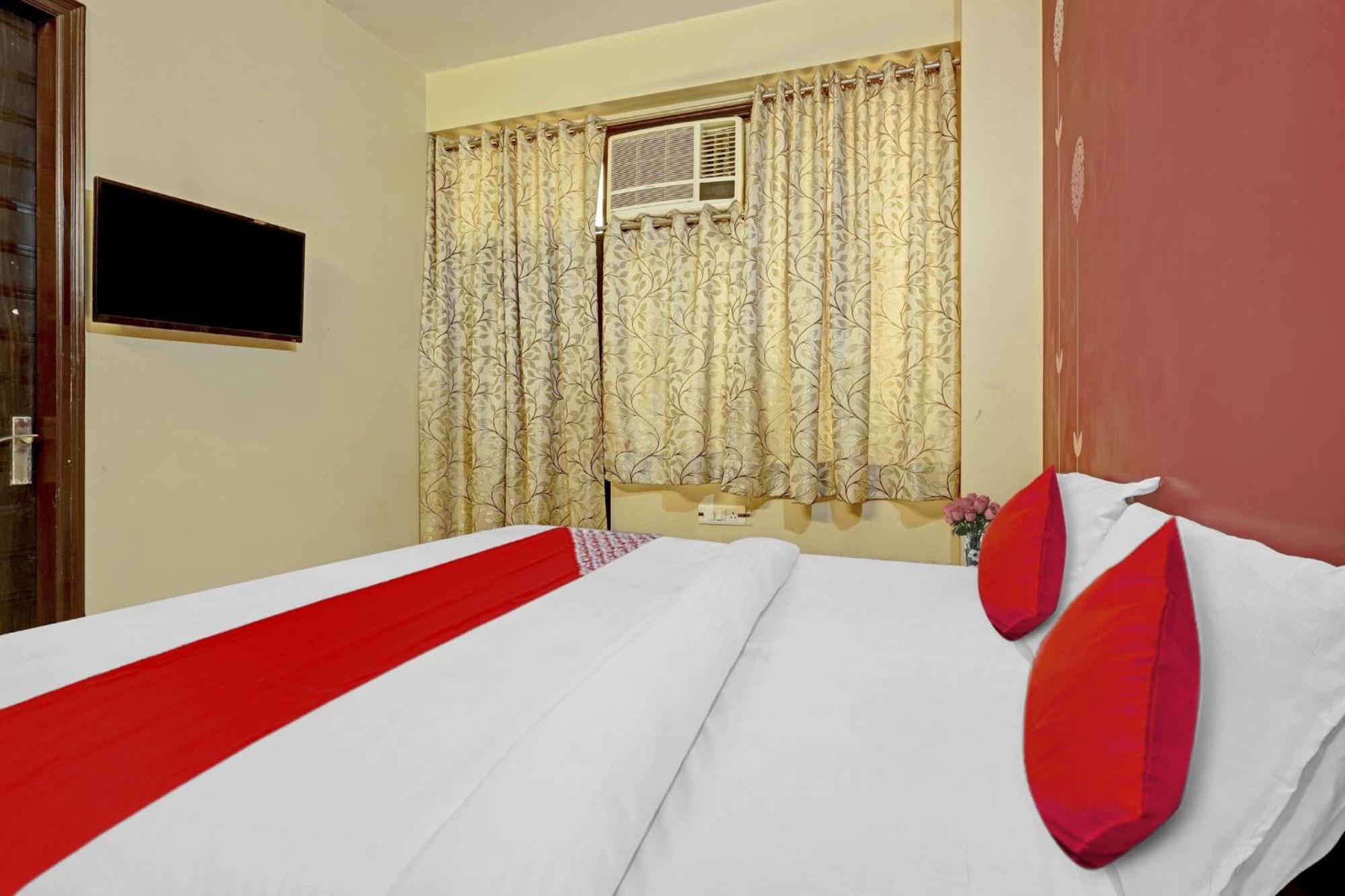 Hotel O A.K Palace New Delhi Exterior photo